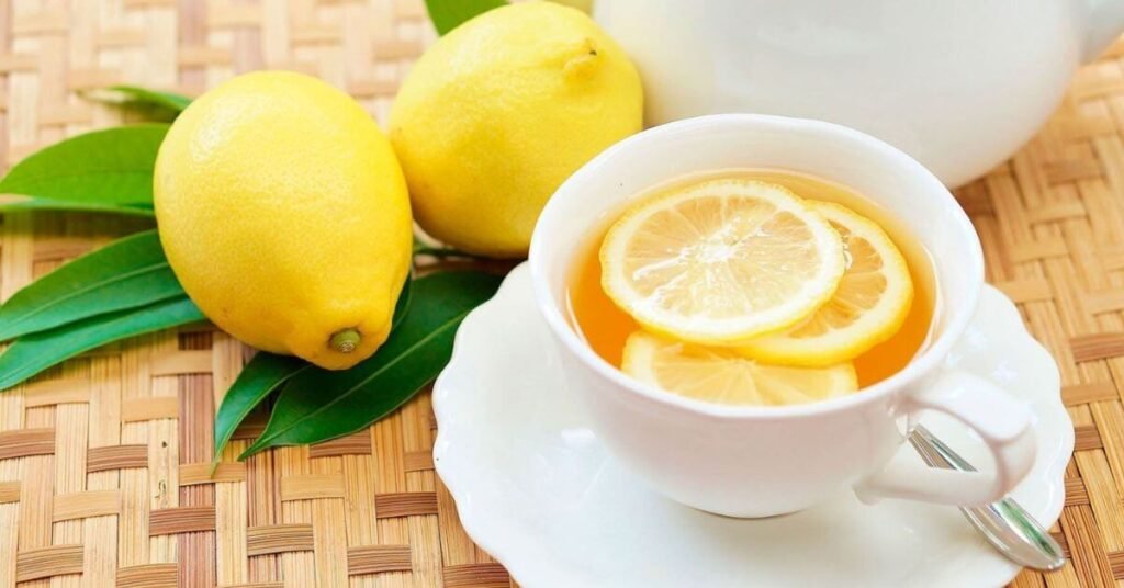 Té de Manzanilla con Limón: Beneficios, cómo Prepararlo y por qué Deberías Empezar a Tomarlo hoy Mismo te de manzanilla con limon